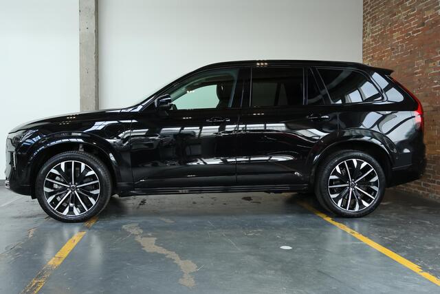Volvo XC90 T8 Plug-in hybrid AWD Ultra Dark | Panoramadak | Luchtvering | Head-up display | 360 graden camera | Verwarmbare voorstoelen+achterbank+stuurwiel | Premium audio by Bowers&Wilkins | 7 zits | 21 inch Lichtmetalen velgen |