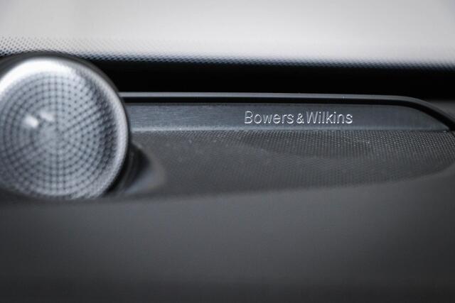 Volvo XC90 2.0 T8 Recharge AWD Ultimate Dark | LUCHTVERING | PANORAMADAK | ACHTERBANKVERWARMING | BOWER & WILKINS | HEAD UP | 360 CAMRA | TREKHAAK | 22"