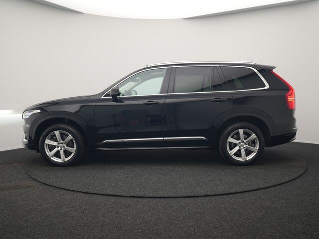 Volvo XC90 T8 Recharge AWD Inscription 7 Persoons PHEV 394pk | Panodak | Adaptive Cruise | Camera | Lederen Sportstoelen Memory & Verwarmd | Stuur Verwarmd | Keyless | Blis | Apple Carplay | Navigatie | DAB | Plug In Hybrid |