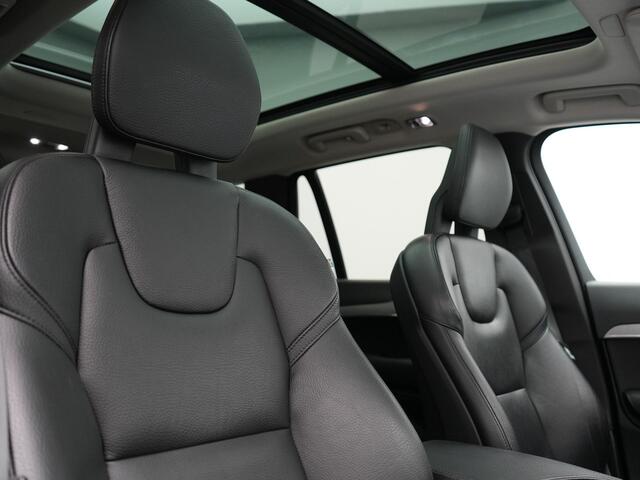 Volvo XC90 T8 Recharge AWD Inscription 7 Persoons PHEV 394pk | Panodak | Adaptive Cruise | Camera | Lederen Sportstoelen Memory & Verwarmd | Stuur Verwarmd | Keyless | Blis | Apple Carplay | Navigatie | DAB | Plug In Hybrid |