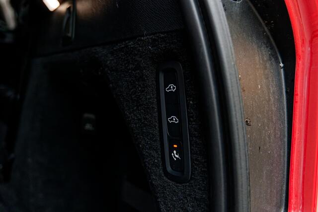 Volvo XC90 2.0 T8 Recharge AWD Ultimate Dark Longrange, Panoramadak, 22" LM velgen, Trekhaak, H/K geluidsinstallatie, enz