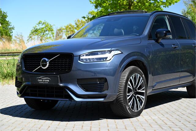 Volvo XC90 2.0 T8 Recharge AWD R-DESIGN / PANO / LEDER / MEMORY / TREKHAAK / LED / DENIM BLUE / ULTIMATE DARK / 20"
