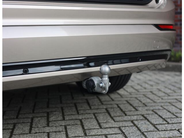 Volvo XC90 T8 AWD Ultra Dark | Pano - Trekhaak - Luchtvering