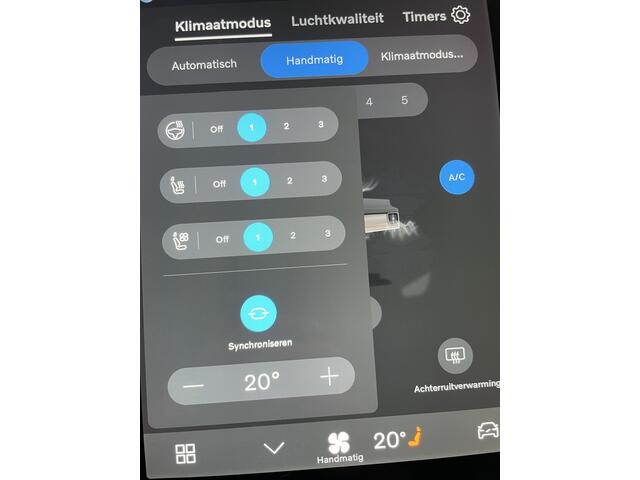 Volvo XC90 2.0 T8 Plug-in hybrid AWD Plus Black Edition Panoramadak, Bowers & Wilkens, Stoelverwarming en stuurwielverwarming en massagestoelen, Head up display