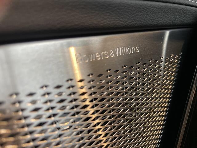 Volvo XC90 2.0 T8 Plug-in hybrid AWD Ultra Dark MY 26 Panoramadak, Head up display, Bowers & Wilkens, Stoelverwarming en ventilatie met massagefunctie stuurwielverwarming