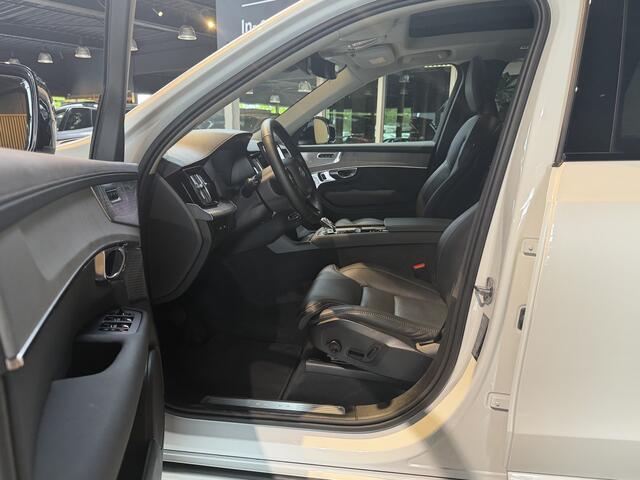 Volvo XC90 2.0 T8 Plug-in hybrid AWD Ultra Dark 7 Pers uitv. MY 26, Panoramadak, Elec. Trekhaak, Luchtvering, Bowers & Wilkens, Stoelverwarming en stuurwielverwarming met massagestoelen