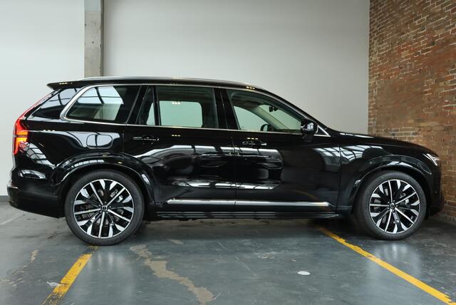 Volvo XC90 T8 Plug-in hybrid AWD Ultra Bright | Demo Deal | Panoramadak | Google infotainment | Stoelverwarming | Stuurwielverwarming | Parkeerverwarming | 7-zitplaatsen | Luchtvering | Volvo Guard Alarm | Parkeersensoren voor + achter | 360° Parkeercamera