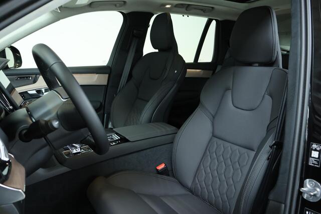 Volvo XC90 T8 Plug-in hybrid AWD Ultra Bright | Demo Deal | Panoramadak | Google infotainment | Stoelverwarming | Stuurwielverwarming | Parkeerverwarming | 7-zitplaatsen | Luchtvering | Volvo Guard Alarm | Parkeersensoren voor + achter | 360° Parkeercamera