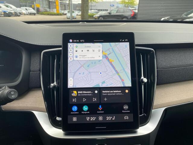 Volvo XC90 Plus Dark Recharge Plug-In Hybrid AWD