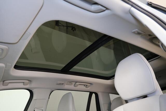Volvo XC90 T8 Recharge AWD Plus Dark - Luchtvering - Panorama/schuifdak - IntelliSafe Assist & Surround - 360º Camera - Bowers & Wilkins audio - Adaptieve LED koplampen - Verwarmde voorstoelen, stuur & achterbank - Parkeersensoren voor & achter - Elektr. bedienb. vo