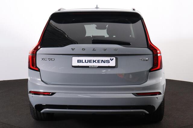 Volvo XC90 T8 Recharge AWD Ultra Dark - Luchtvering - Panorama/schuifdak - IntelliSafe Assist & Surround - 360º Camera - Bowers & Wilkins audio - Adaptieve LED koplampen - Verwarmde voorstoelen, stuur & achterbank - Parkeersensoren voor & achter - Elektr. bedienb. v