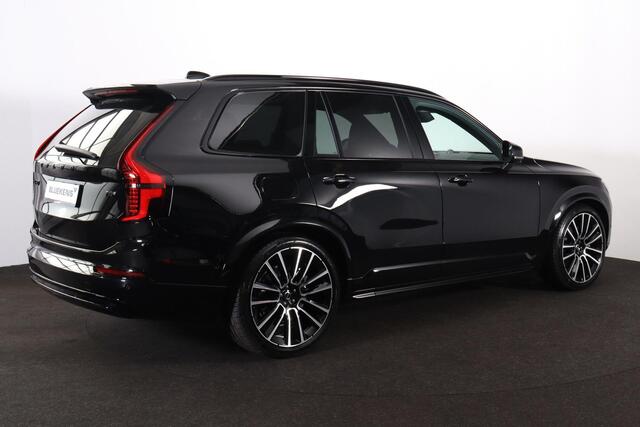 Volvo XC90 T8 Recharge AWD Ultra Black Ed. Exec. - Luchtvering - Panorama/schuifdak - IntelliSafe Assist & Surround - 360º Camera - Bowers & Wilkins audio - Adaptieve LED koplampen - Verwarmde voorstoelen, stuur & achterbank - Parkeersensoren voor & achter - Elektr.