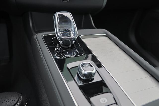 Volvo XC90 T8 Recharge AWD Ultra Black Ed. Exec. - Luchtvering - Panorama/schuifdak - IntelliSafe Assist & Surround - 360º Camera - Bowers & Wilkins audio - Adaptieve LED koplampen - Verwarmde voorstoelen, stuur & achterbank - Parkeersensoren voor & achter - Elektr.