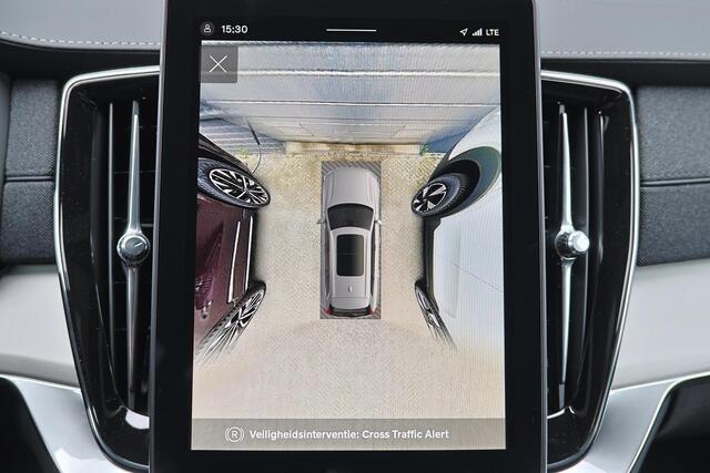 Volvo XC90 T8 Recharge AWD Ultra Dark Exec. Ed. - Luchtvering - Panorama/schuifdak - IntelliSafe Assist & Surround - 360º Camera - Bowers & Wilkins audio - Adaptieve LED koplampen - Verwarmde voorstoelen, stuur & achterbank - Parkeersensoren voor & achter - Elektr. 
