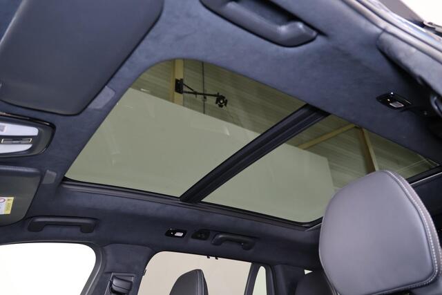 Volvo XC90 T8 Recharge AWD Ultra Black Ed. Exec. - Luchtvering - Panorama/schuifdak - IntelliSafe Assist & Surround - 360º Camera - Bowers & Wilkins audio - Adaptieve LED koplampen - Verwarmde voorstoelen, stuur & achterbank - Parkeersensoren voor & achter - Elektr.