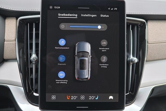 Volvo XC90 T8 Recharge AWD Ultra Dark Exec. Ed. - Luchtvering - Panorama/schuifdak - IntelliSafe Assist & Surround - 360º Camera - Bowers & Wilkins audio - Adaptieve LED koplampen - Verwarmde voorstoelen, stuur & achterbank - Parkeersensoren voor & achter - Elektr. 