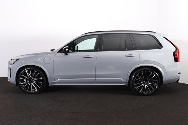 Volvo XC90 T8 Recharge AWD Black Edition Ultra Dark Exec. Ed. - Luchtvering - Panorama/schuifdak - IntelliSafe Assist & Surround - 360º Camera - Bowers & Wilkins audio - Adaptieve LED koplampen - Verwarmde voorstoelen, stuur & achterbank - Parkeersensoren voor & ach