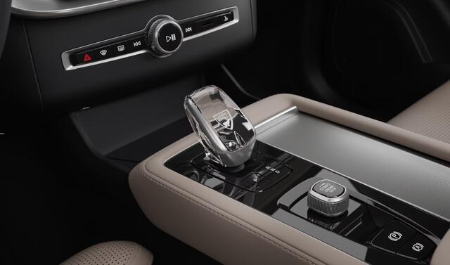 Volvo XC90 2.0 T8 Plug-in hybrid AWD Ultra Dark Exec. Ed. | Luchtvering | Gelaagd Glas | Bowers & Wilkins | Massage & Ventilatie Stoelen | Panoramadak | 22" |
