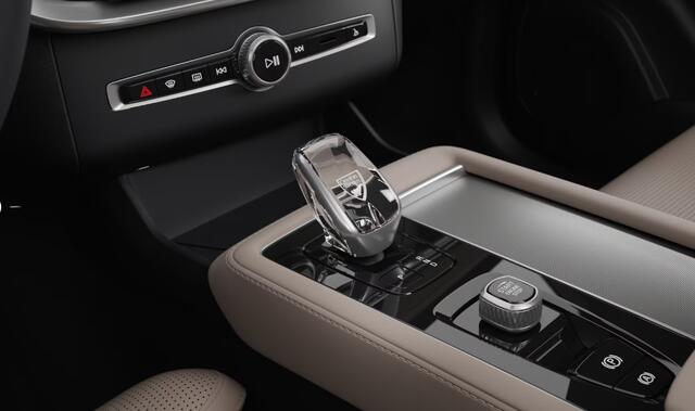Volvo XC90 2.0 T8 Plug-in hybrid AWD Ultra Dark Exec. Ed. | Luchtvering | Gelaagd Glas | Bowers & Wilkins | Massage & Ventilatie Stoelen | Panoramadak | 22" |