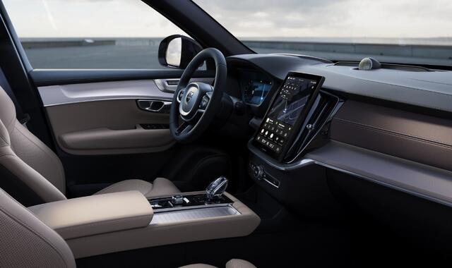 Volvo XC90 2.0 T8 Plug-in hybrid AWD Ultra Dark Exec. Ed. | Luchtvering | Gelaagd Glas | Bowers & Wilkins | Massage & Ventilatie Stoelen | Panoramadak | 22" |
