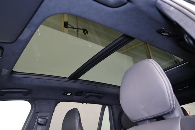 Volvo XC90 T8 Recharge AWD Ultra Black Ed. Exec. - Luchtvering - Panorama/schuifdak - IntelliSafe Assist & Surround - 360º Camera - Bowers & Wilkins audio - Adaptieve LED koplampen - Verwarmde voorstoelen, stuur & achterbank - Parkeersensoren voor & achter - Elektr.