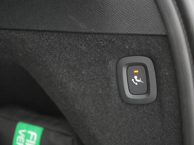 Volvo XC90 T8 Recharge AWD Plus Dark 7Persoons LONG RANGE PHEV 455pk Dealer O.H. | Trekhaak Af Fabriek | Panodak | Adaptive Cruise | 360 Camera | Harman / Kardon | Lederen Sportstoelen Memory & Verwarmd | Stuur Verwarmd | Google Assistent | Apple Carplay | Keyless |