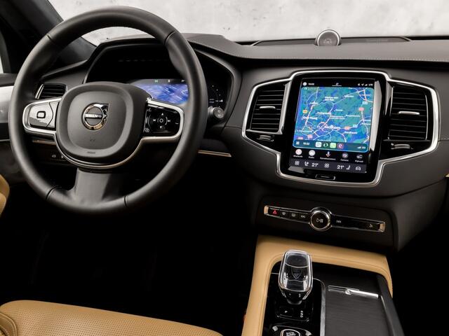 Volvo XC90 2.0 T8 Recharge AWD Plus Bright 7 Persoons 456Pk Automaat (ULTIMATE DARK, PANORAMADAK, LUCHTVERING, BOWERS&WILKINS, ALCANTARA HEMELBEKLEDING, HEAD-UP DISPLY, MEMORY SEATS, 360 CAMERA, STOELVENTILATIE, TREKHAAK, NIEUWSTAAT)