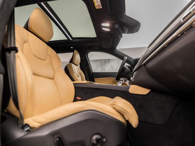 Volvo XC90 2.0 T8 Recharge AWD Plus Bright 7 Persoons 456Pk Automaat (ULTIMATE DARK, PANORAMADAK, LUCHTVERING, BOWERS&WILKINS, ALCANTARA HEMELBEKLEDING, HEAD-UP DISPLY, MEMORY SEATS, 360 CAMERA, STOELVENTILATIE, TREKHAAK, NIEUWSTAAT)