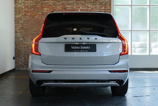 Volvo XC90 T8 Recharge AWD Ultimate Dark | Luchtvering | Bowers & Wilkins Premium Audio | Google Infotainment | 22" Lichtmetalen velgen | 360° Parkeercamera | Parkeersensoren voor + achter |
