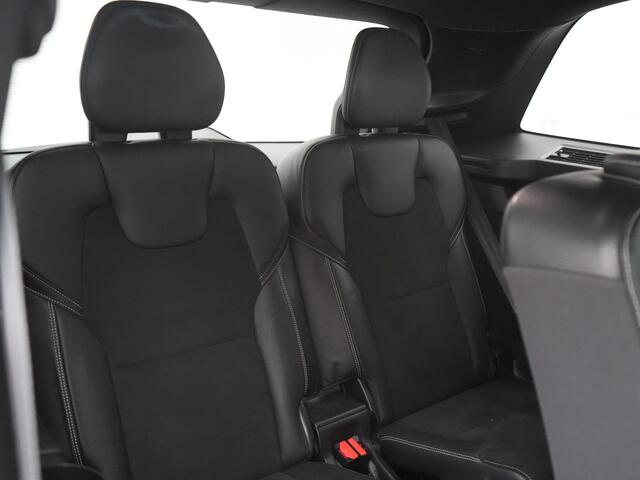 Volvo XC90 T8 Twin Engine AWD R-Design 7 Persoons PHEV 392pk Dealer O.H | Trekhaak Af Fabriek | Adaptive Cruise | Harman / Kardon | Lederen Sportstoelen Memory & Verwarmd | Apple Carplay | Navigatie | Virtual | DAB | 20"L.M | Plug In Hybrid |