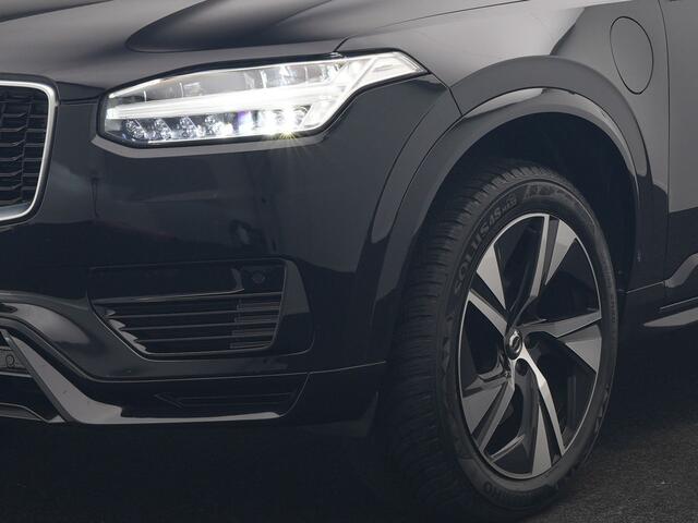 Volvo XC90 T8 Twin Engine AWD R-Design 7 Persoons PHEV 392pk Dealer O.H | Trekhaak Af Fabriek | Adaptive Cruise | Harman / Kardon | Lederen Sportstoelen Memory & Verwarmd | Apple Carplay | Navigatie | Virtual | DAB | 20"L.M | Plug In Hybrid |