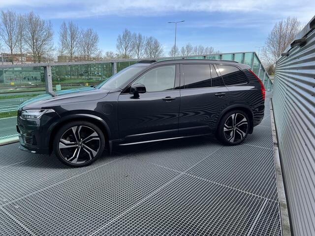 Volvo XC90 2.0 T8 Recharge AWD R-Design Hybrid, Automaat, Luchtvering, Panoramadak, Bowers&Wilkins audio, 22 inch wielen, Lederen sportstoelen, Stoelverwarming, Stuurverwarming, Trekhaak semi elektrisch inklapbaar, Parkeerverwarming, Dubbel glas, Extra getint glas