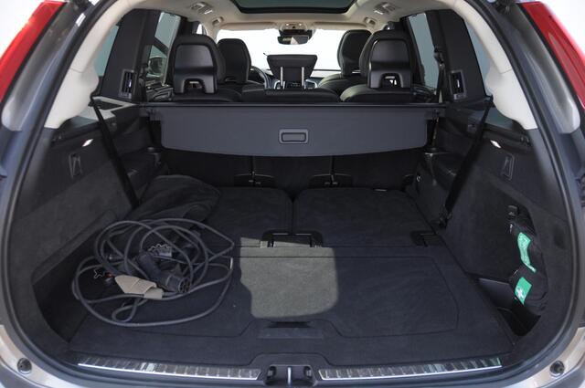 Volvo XC90 T8 455PK Automaat Recharge AWD Inscription Long range / Adaptieve cruise control / BLIS /Harman kardon audio / Parkeersensoren met camera / Keyless entry / Elektrische stoelen met geheugen / Apple carplay / Elektrische achterklep /