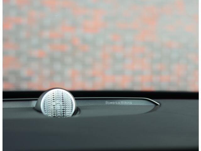 Volvo XC90 T8 AWD Plus Dark | Pano - Trekhaak - Bowers&Wilkins