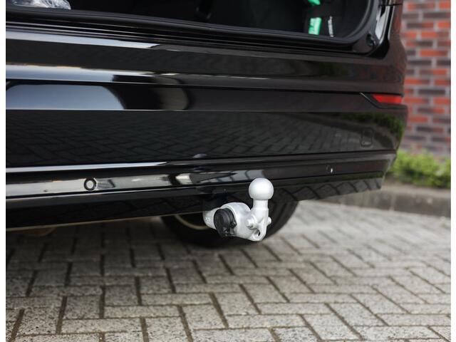 Volvo XC90 T8 AWD Plus Dark | Pano - Trekhaak - Bowers&Wilkins