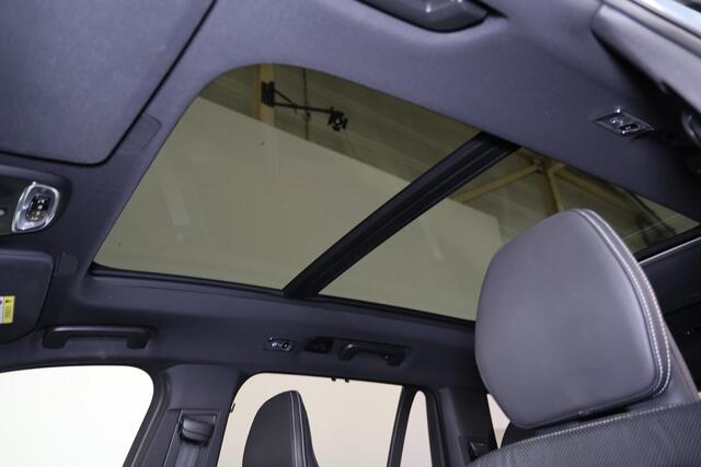 Volvo XC90 T8 Recharge AWD R-Design - Panorama/schuifdak - IntelliSafe Assist & Surround - 360º Camera - Harman/Kardon audio - Adaptieve LED koplampen - Verwarmde voorstoelen, stuur & achterbank - Parkeersensoren voor & achter - Elektr. bedienb. voorstoelen met gehe