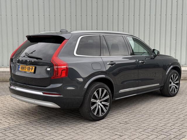 Volvo XC90 2.0 T8 Recharge AWD R-Design / SoH accupakket 97% / Dealer onderhouden / 7 Persoons / Panoramisch schuif/kantel dak / Geheugenfunctie voorstoelen / Elektrisch wegklapbare trekhaak 2350 kg trekgewicht / Harman Kardon Audio / All Season banden / Apple CarPl