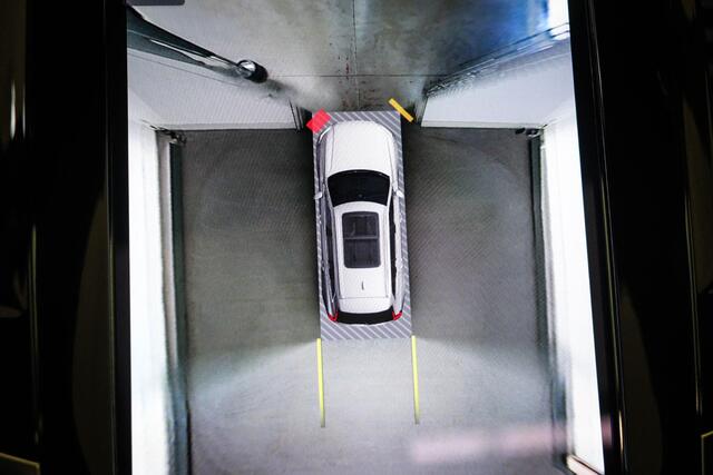 Volvo XC90 2.0 T8 Recharge AWD Ultimate Dark | LEDER PACK | LUCHTVERING | PANORAMADAK | BOWERS & WILKINS | 360 CAMERA | TREKHAAK | 22"