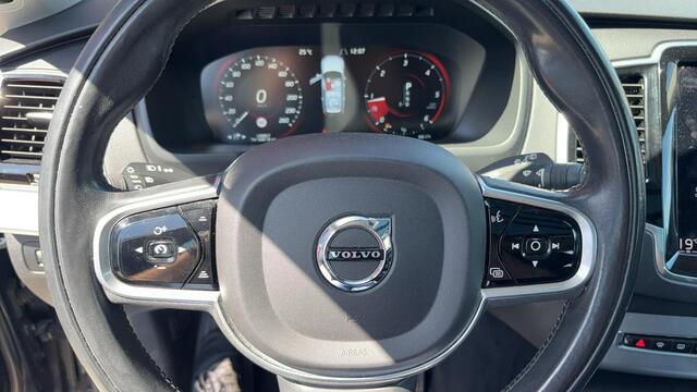 Volvo XC90 2.0 D5 AWD Momentum 7PERS / BOWERS & WILKINS / PANORAMADAK / STOELVERW / STUURVERW / KEYLESS / NAVI / FULL LED / CLIMA / NL-AUTO