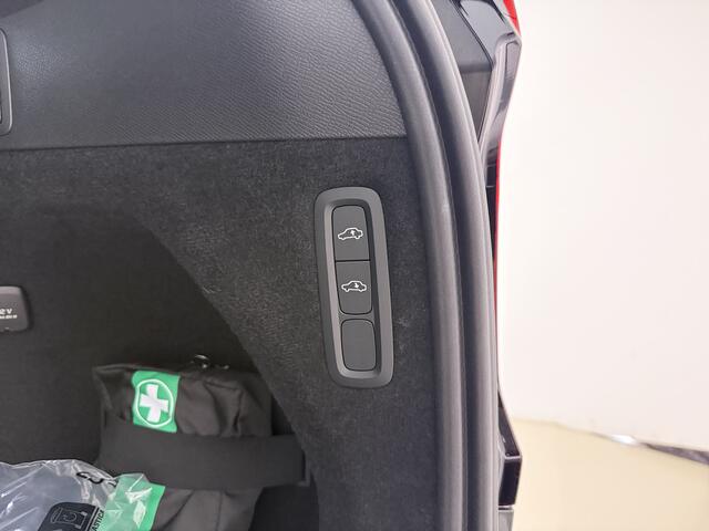 Volvo XC90 T8 AWD Ultra Dark Executive Edition / Luchtvering / Bowers & Wilkins audio / Stoelventilatie / 22'' velgen /